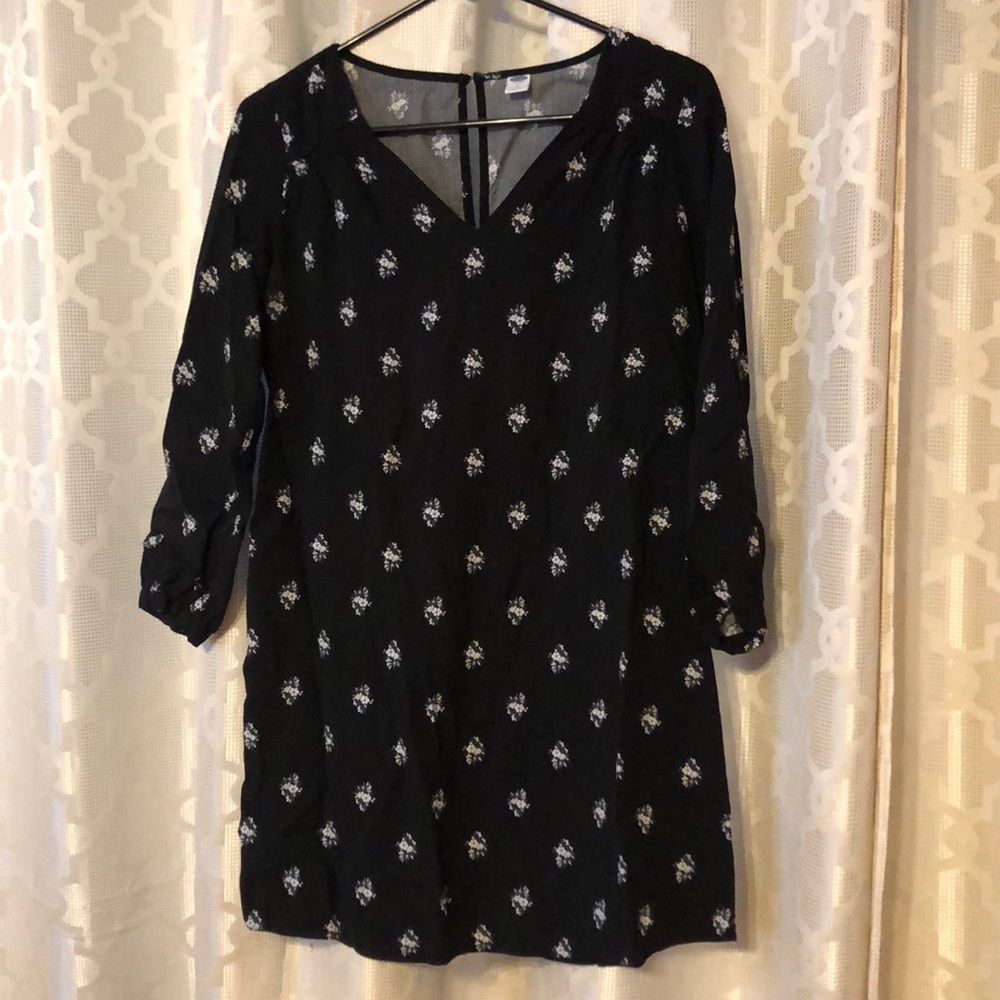 Old Navy V-Neck Shift Dress - S Petite